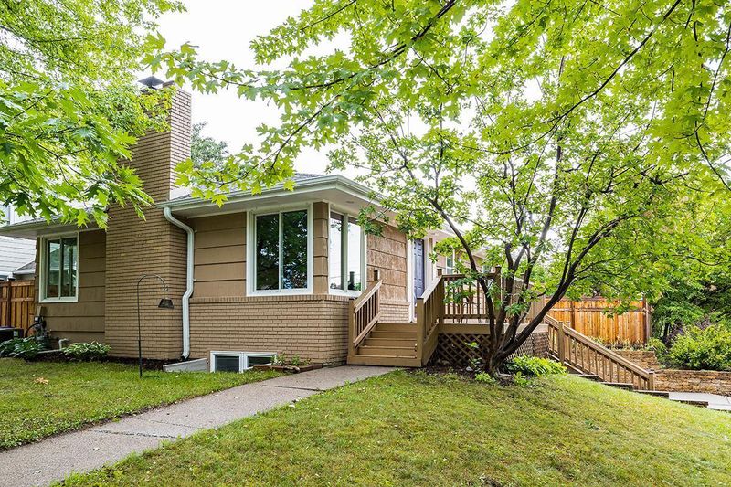 1909 Hillcrest Ave, Saint Paul, MN 55116