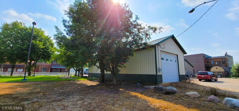 25 Juniper St N, Lester Prairie, MN 55354