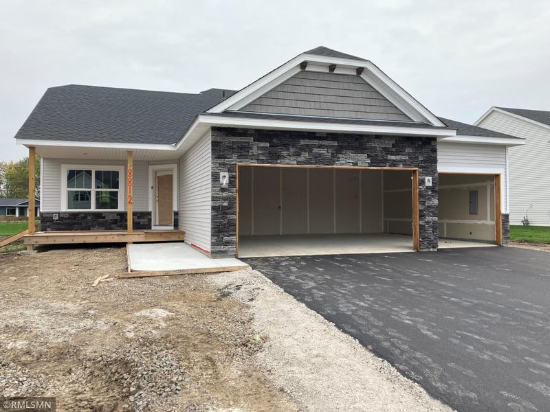 8812 Farmstead Ave, Monticello, MN 55376