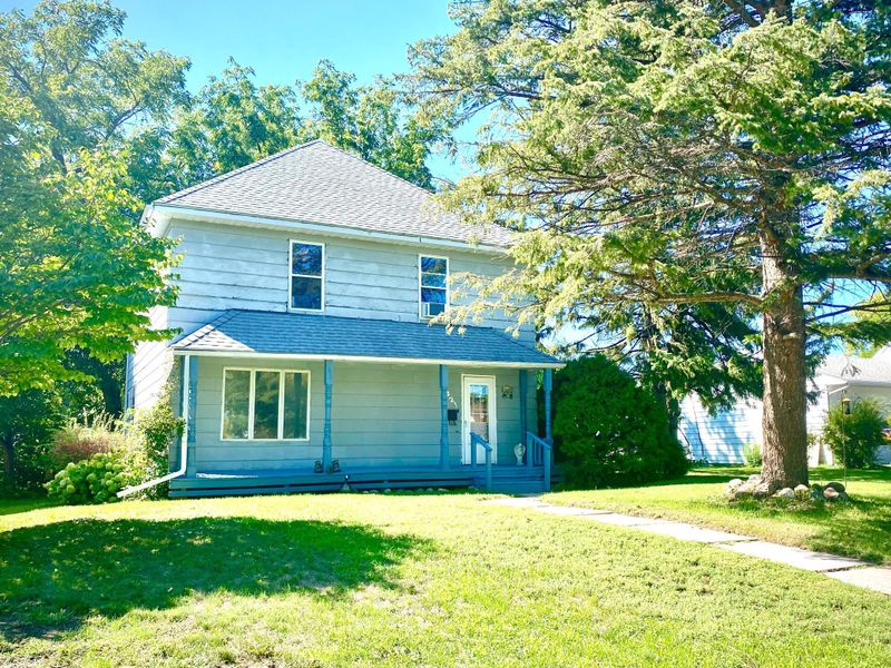 321 Grace St N, Ortonville, MN 56278