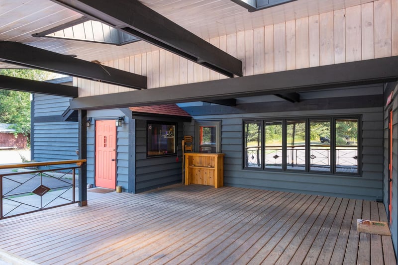1615 W Highway 61, Grand Marais, MN 55604