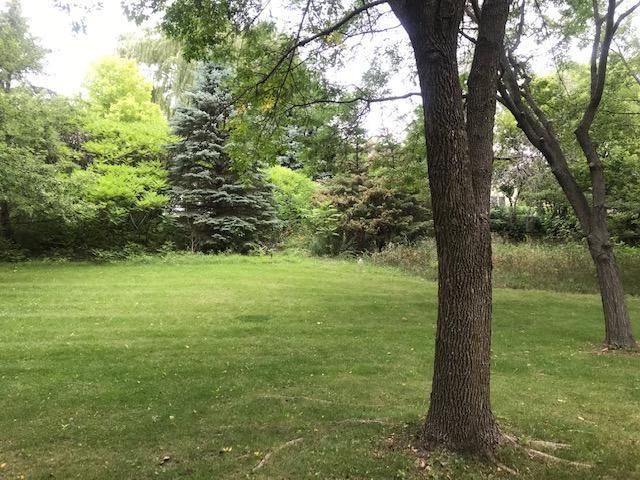 930 Pontiac Ln, Chanhassen, MN 55317