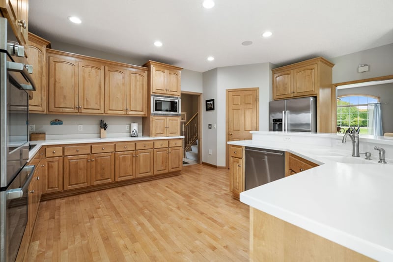 9110 Pioneer Trl, Loretto, MN 55357