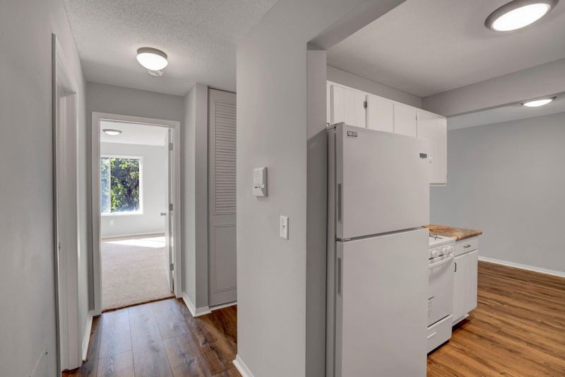 9400 Old Cedar Ave S #211, Bloomington, MN 55425