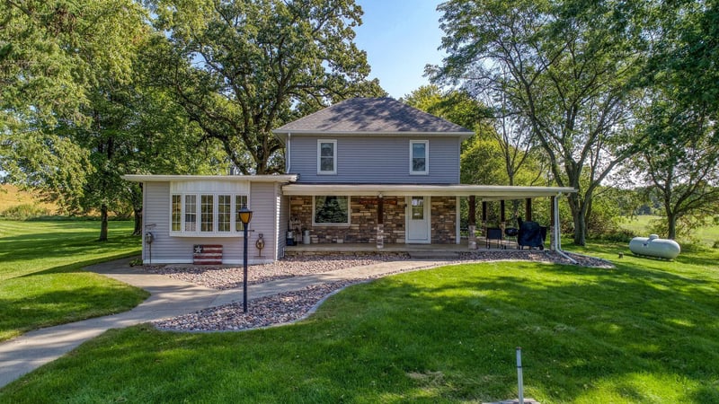 N51012 Hutchins Ln, Eleva, WI 54738