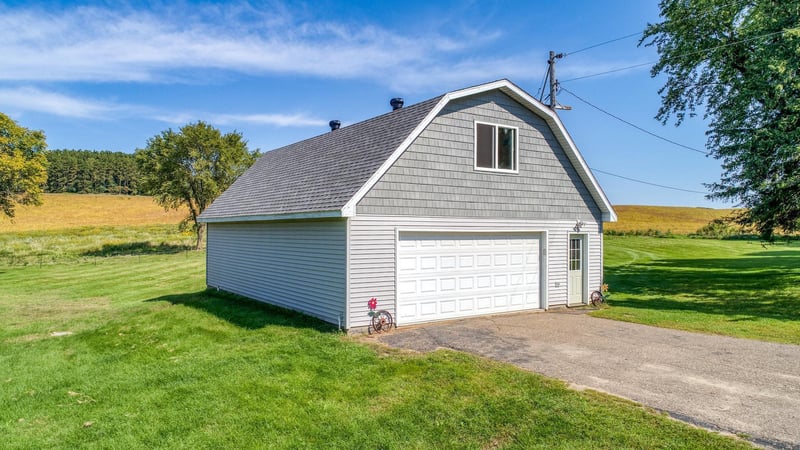 N51012 Hutchins Ln, Eleva, WI 54738