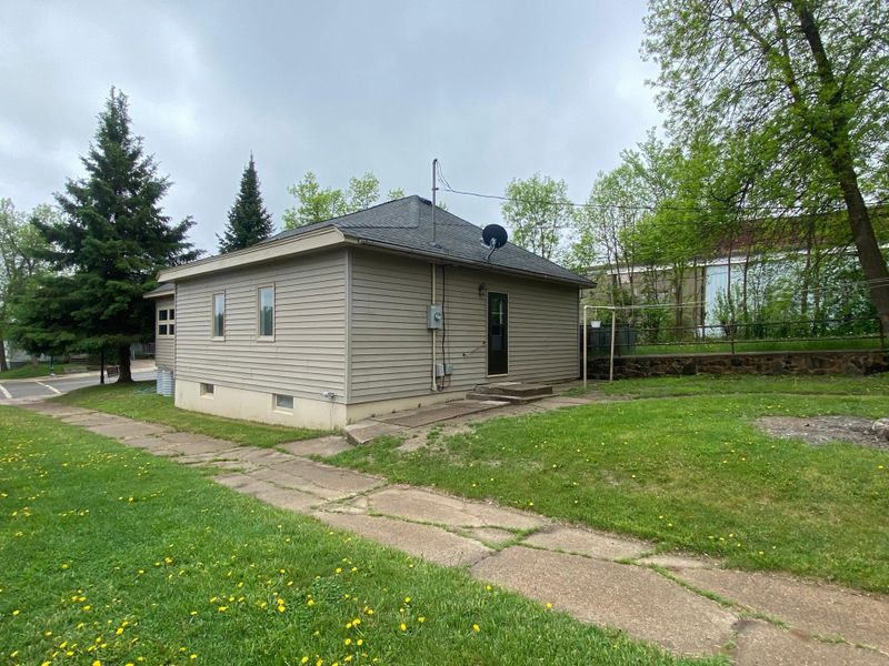 319 Central Ave, Nashwauk, MN 55769