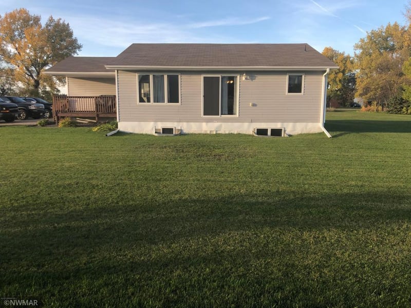 306 Dakota Ave, Saint Hilaire, MN 56754