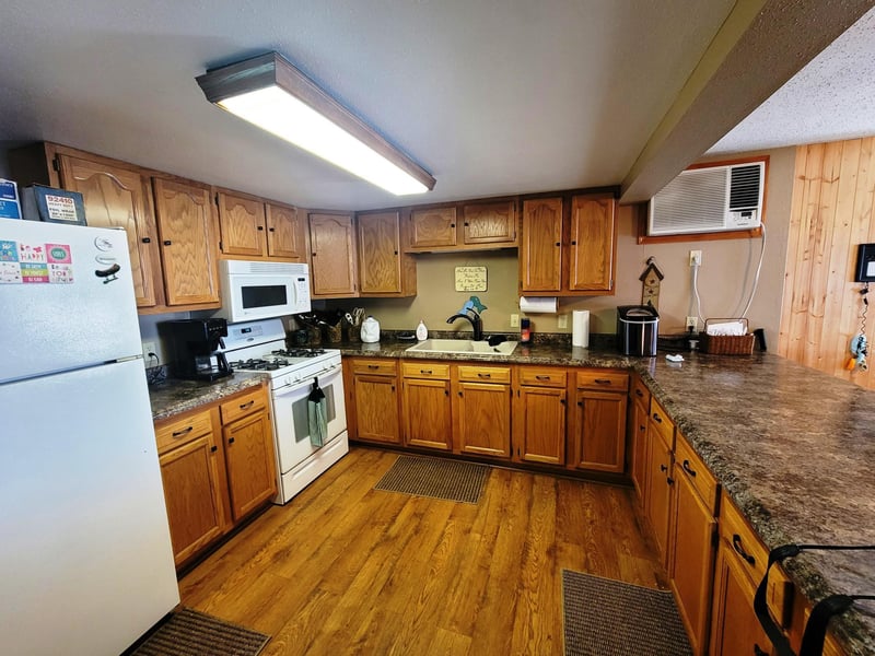 68 Shady Rest Rd, Garvin, MN 56132