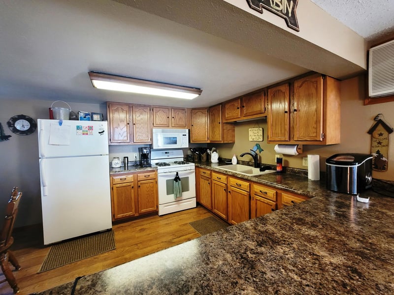 68 Shady Rest Rd, Garvin, MN 56132