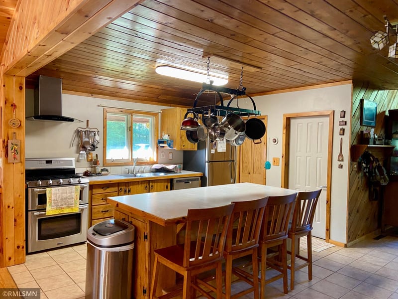 4102 Stadin Rd, Holyoke, MN 55749