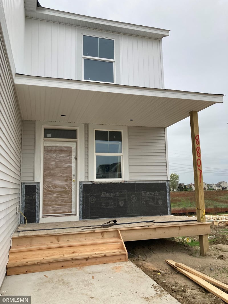 8807 Farmstead Ave, Monticello, MN 55376