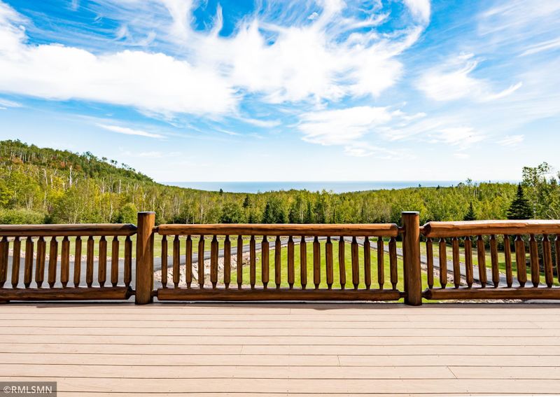 5949 Whitetail Ridge Rd, Silver Bay, MN 55614