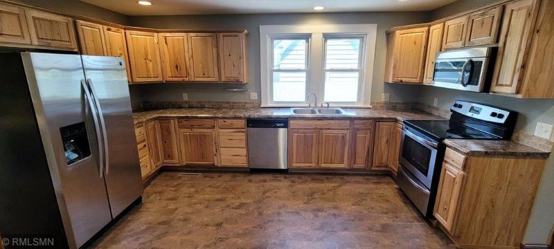 514 S Holcombe Ave, Litchfield, MN 55355