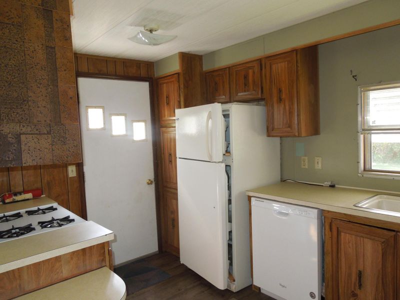 321 West St, Upsala, MN 56384