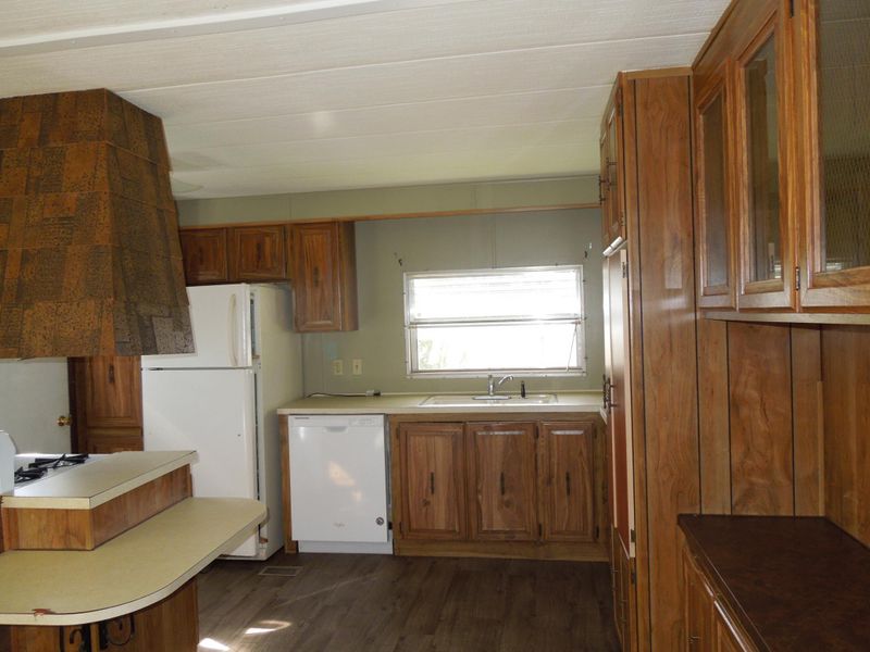 321 West St, Upsala, MN 56384