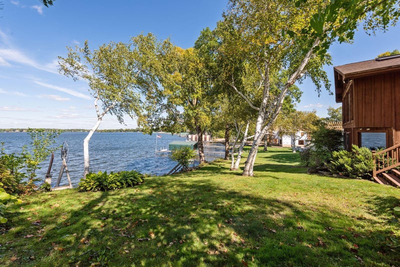 25480 Birch Bluff Rd, Excelsior, MN 55331