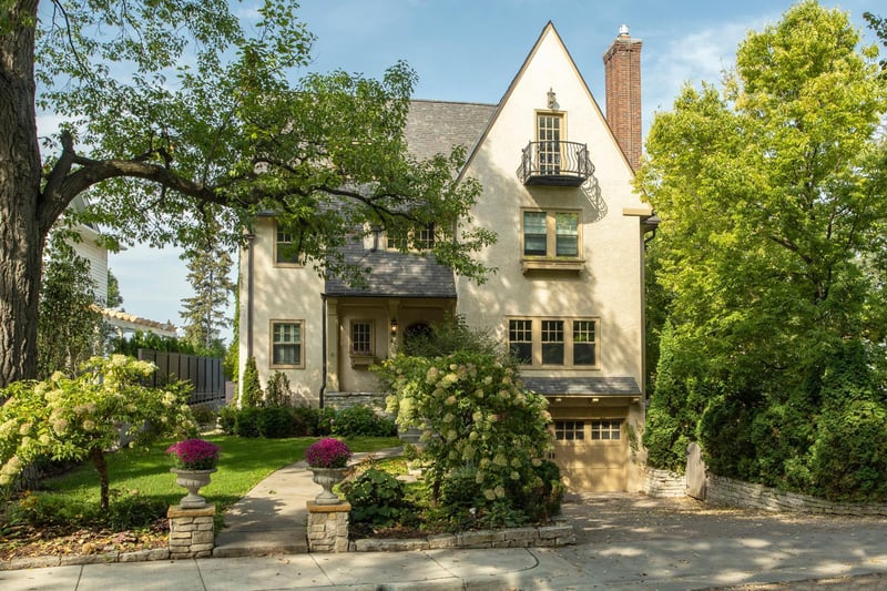 42 Summit Pl, Minneapolis, MN 55403