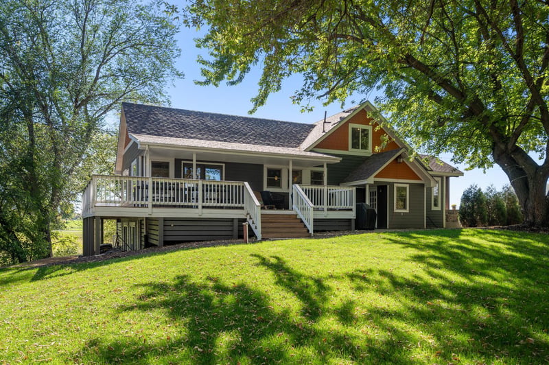 5700 Town Hall Dr, Loretto, MN 55357