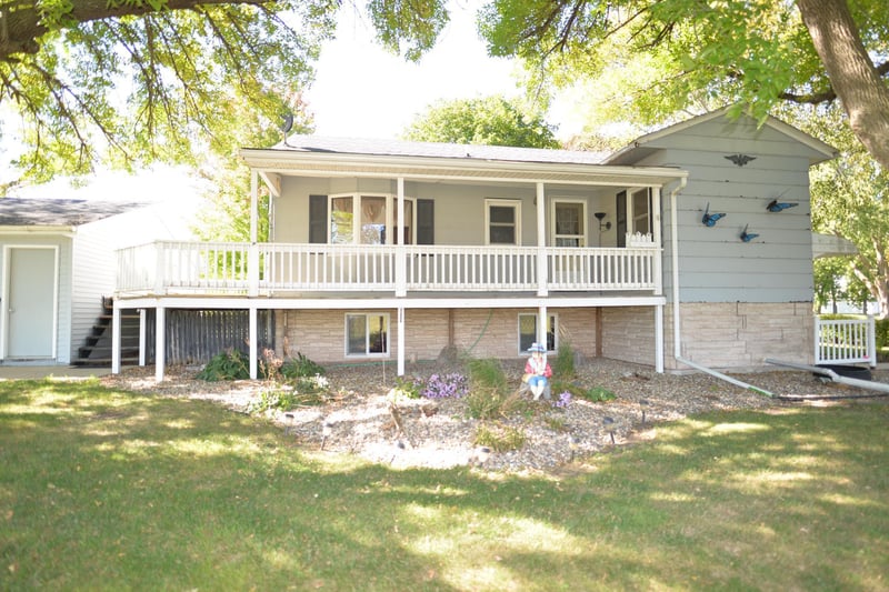 215 E Lawrence St, Dunnell, MN 56127
