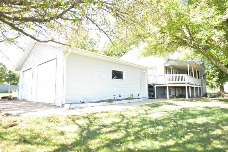 215 E Lawrence St, Dunnell, MN 56127