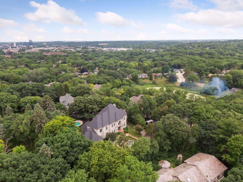5012 Nob Hill Dr, Edina, MN 55439