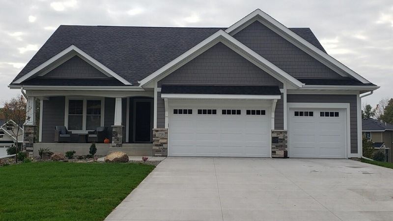 11726 S Azure Cir, Rosemount, MN 55068