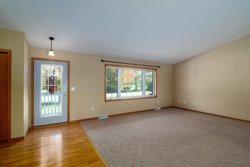 9234 9th Ave, New Auburn, MN 55366