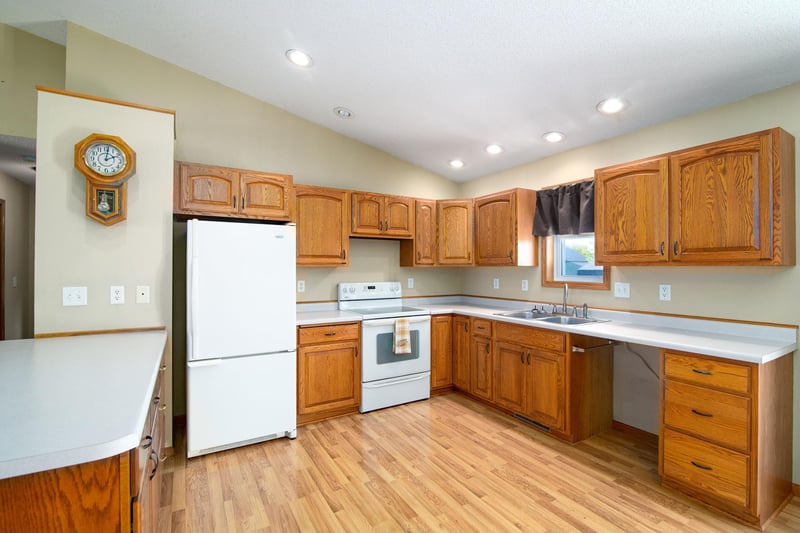 9234 9th Ave, New Auburn, MN 55366