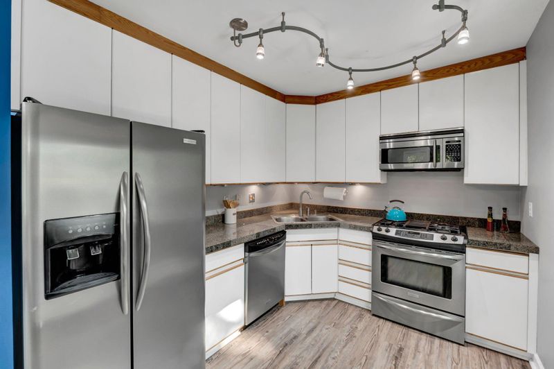 418 Jefferson Ave S, Edina, MN 55343