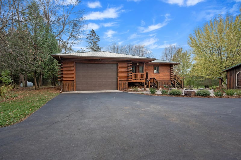 2968 421st Ave NE, Braham, MN 55006