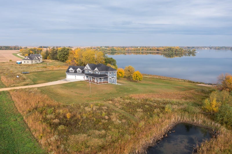 110 Nighthawk Ln, Madison Lake, MN 56063