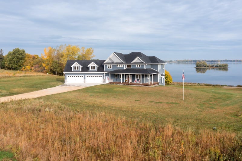110 Nighthawk Ln, Madison Lake, MN 56063
