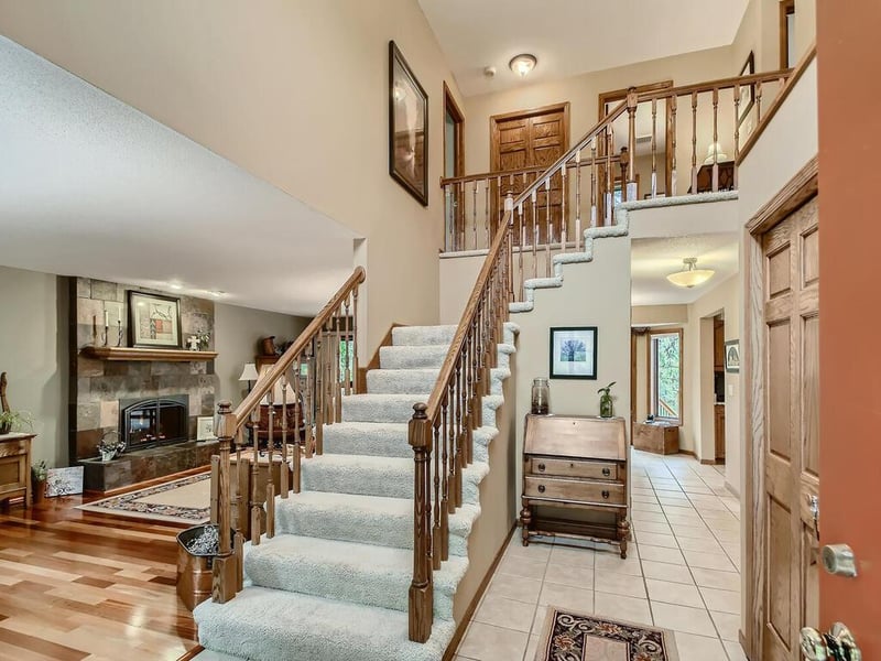 6430 White Dove Dr, Chanhassen, MN 55331