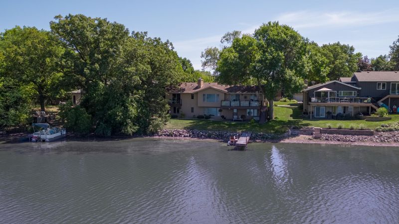 2919 Silver Lake Ct NE, Saint Anthony, MN 55421