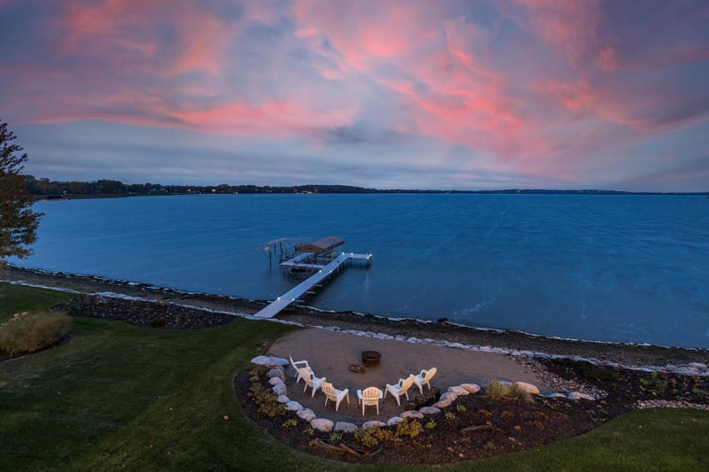 1302 Beachcomber Blvd, Waconia, MN 55387
