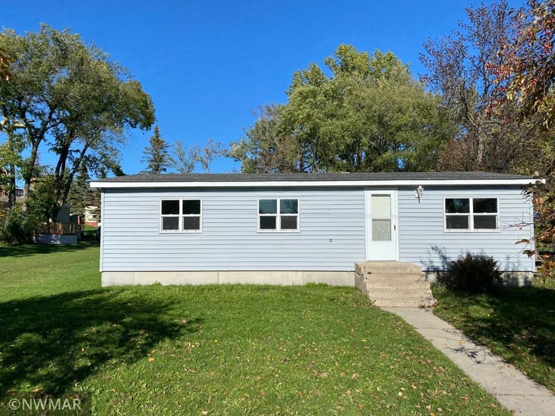 240 3rd St SE, Mcintosh, MN 56556
