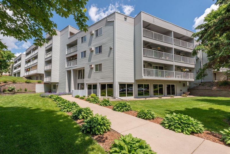 175 County Road B2 E #216, Little Canada, MN 55117