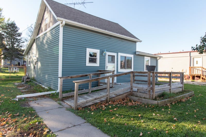 125 Center Ave N, Elgin, MN 55932
