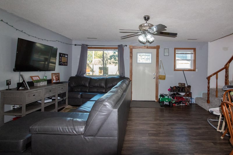 125 Center Ave N, Elgin, MN 55932