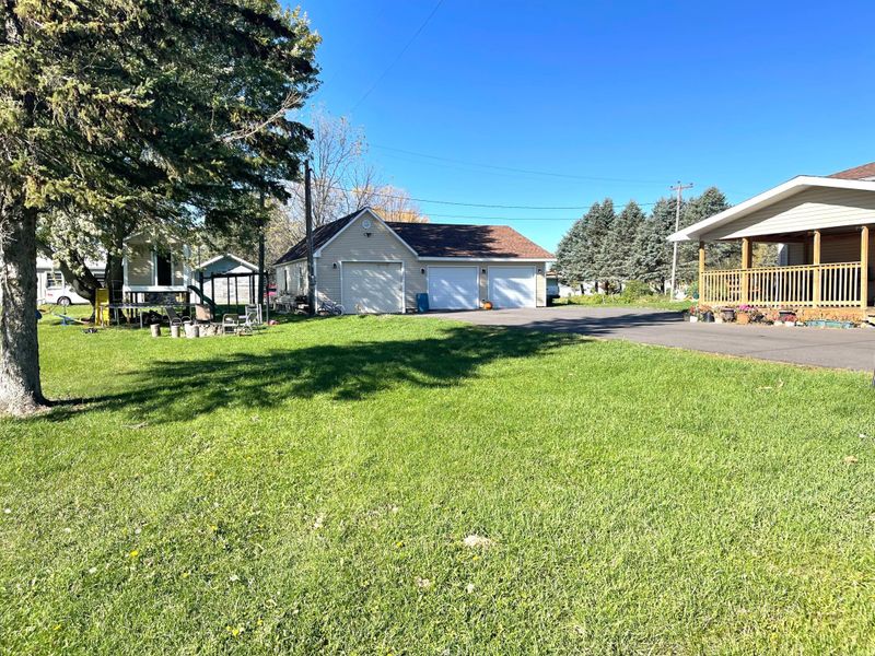 210 S Carpenter St, Dundee, MN 56131