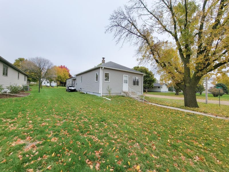 300 South St, Wanda, MN 56294