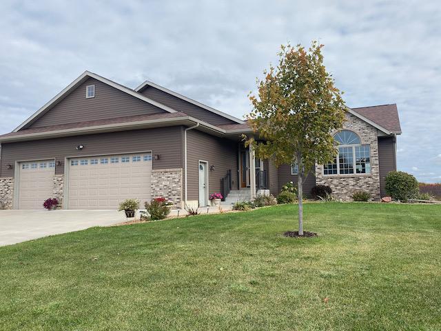 540 Oakwood Dr, Janesville, MN 56048