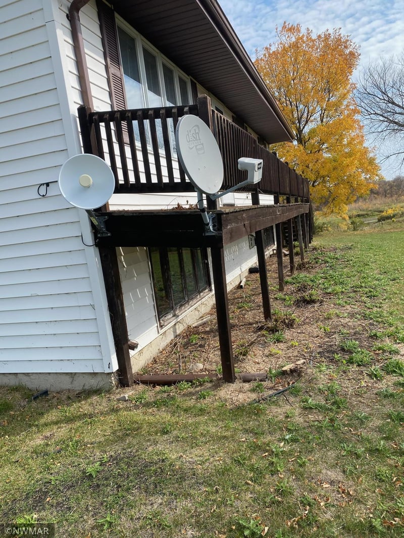 2270 310th St, Hallock, MN 56728