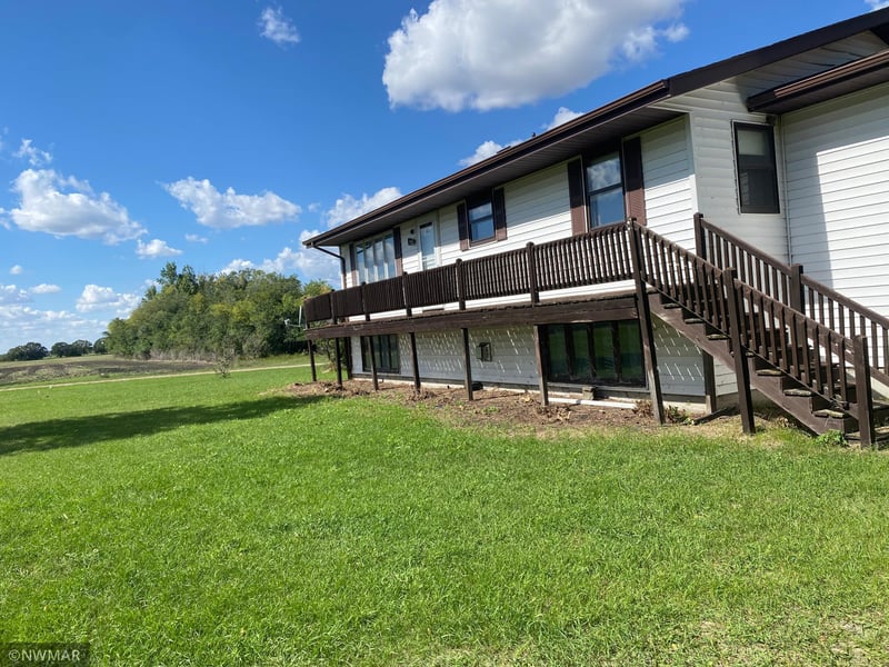 2270 310th St, Hallock, MN 56728