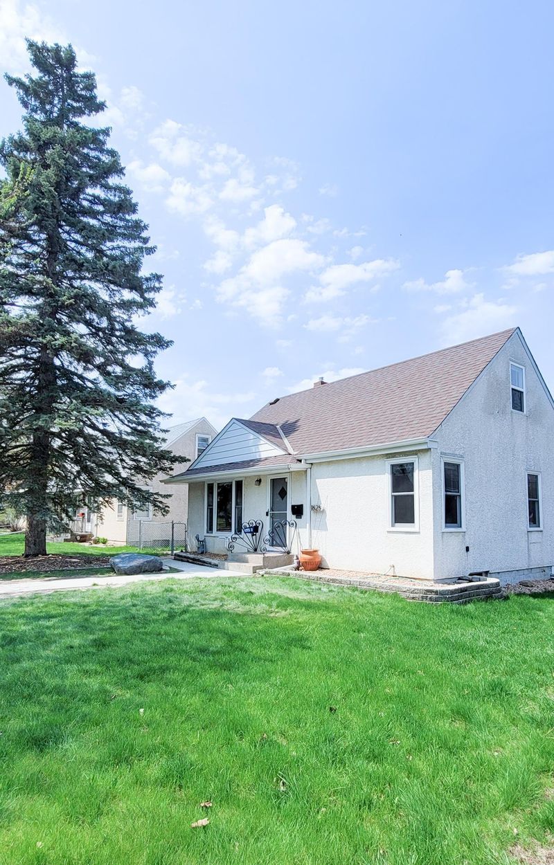 1625 Iowa Ave E, Saint Paul, MN 55106