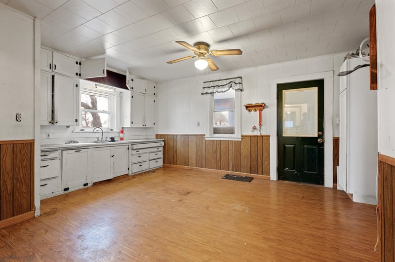 137 W Borden Ave, Buffalo Lake, MN 55314