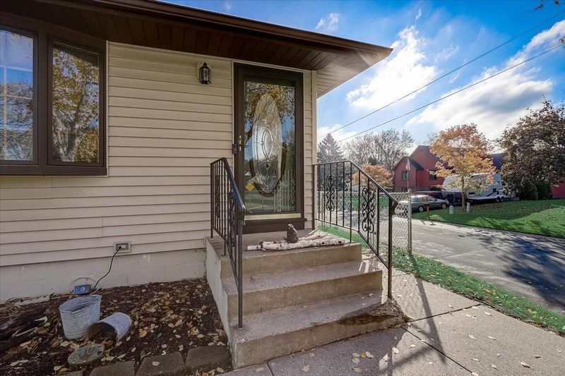 543 13th Ave S, South Saint Paul, MN 55075