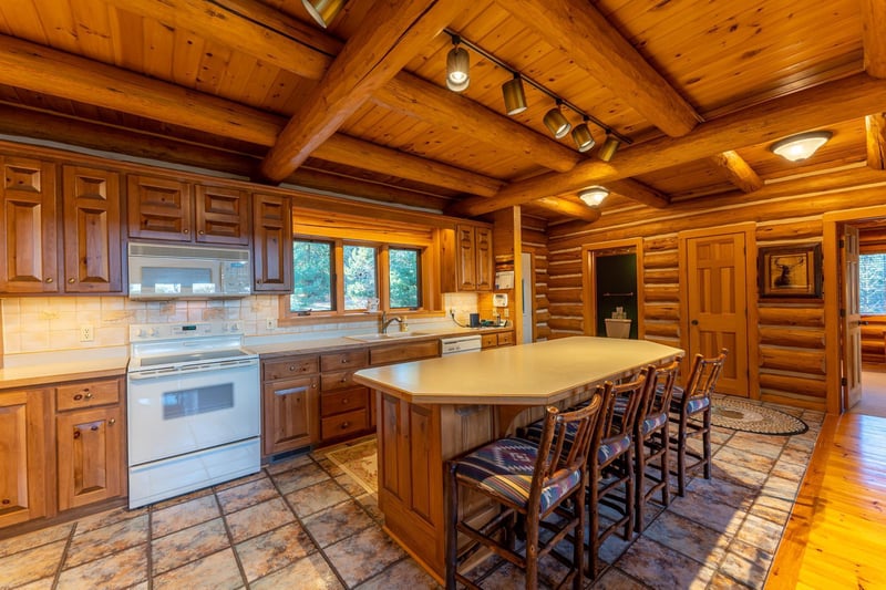 2436 Deerwood Ln, Cook, MN 55723
