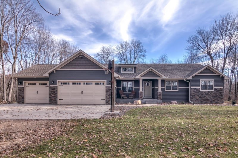 N5168 860th St, Elk Mound, WI 54739